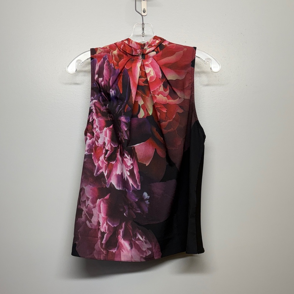 Melanie Lyne Sleeveless Floral Print Blouse in Deep Pink & Black